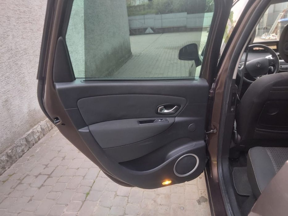 Renault megane scenic 2010