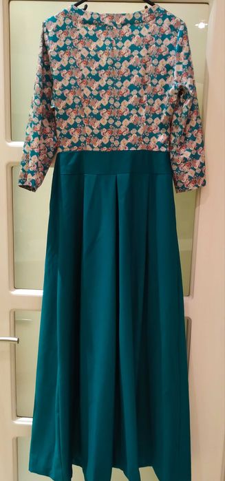 Женское длинное праздничное платье