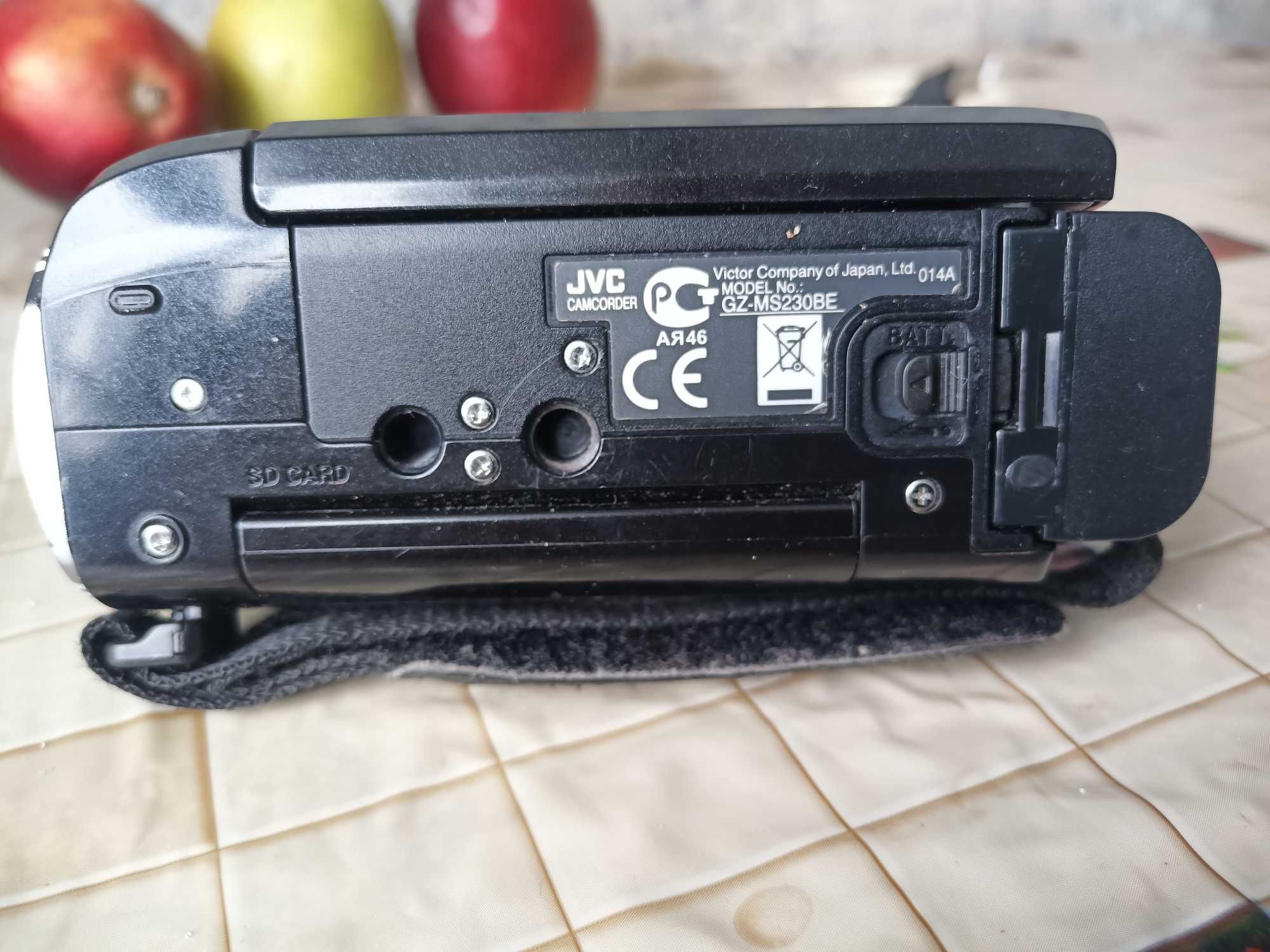 Камера JVC GZ-MS230BE б/в+нова батарея 2670 mAh+зарядне все в(описі)