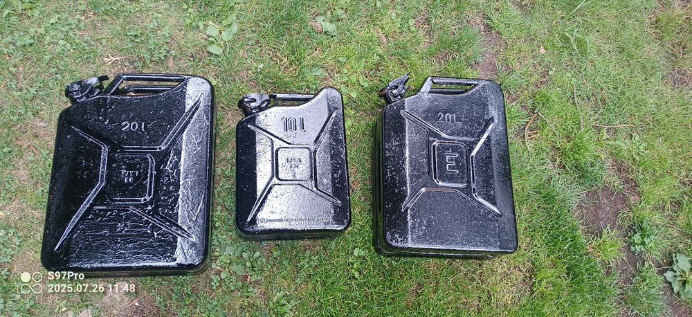 Karnistry stalowe.3 sztuki Używane odnowione.