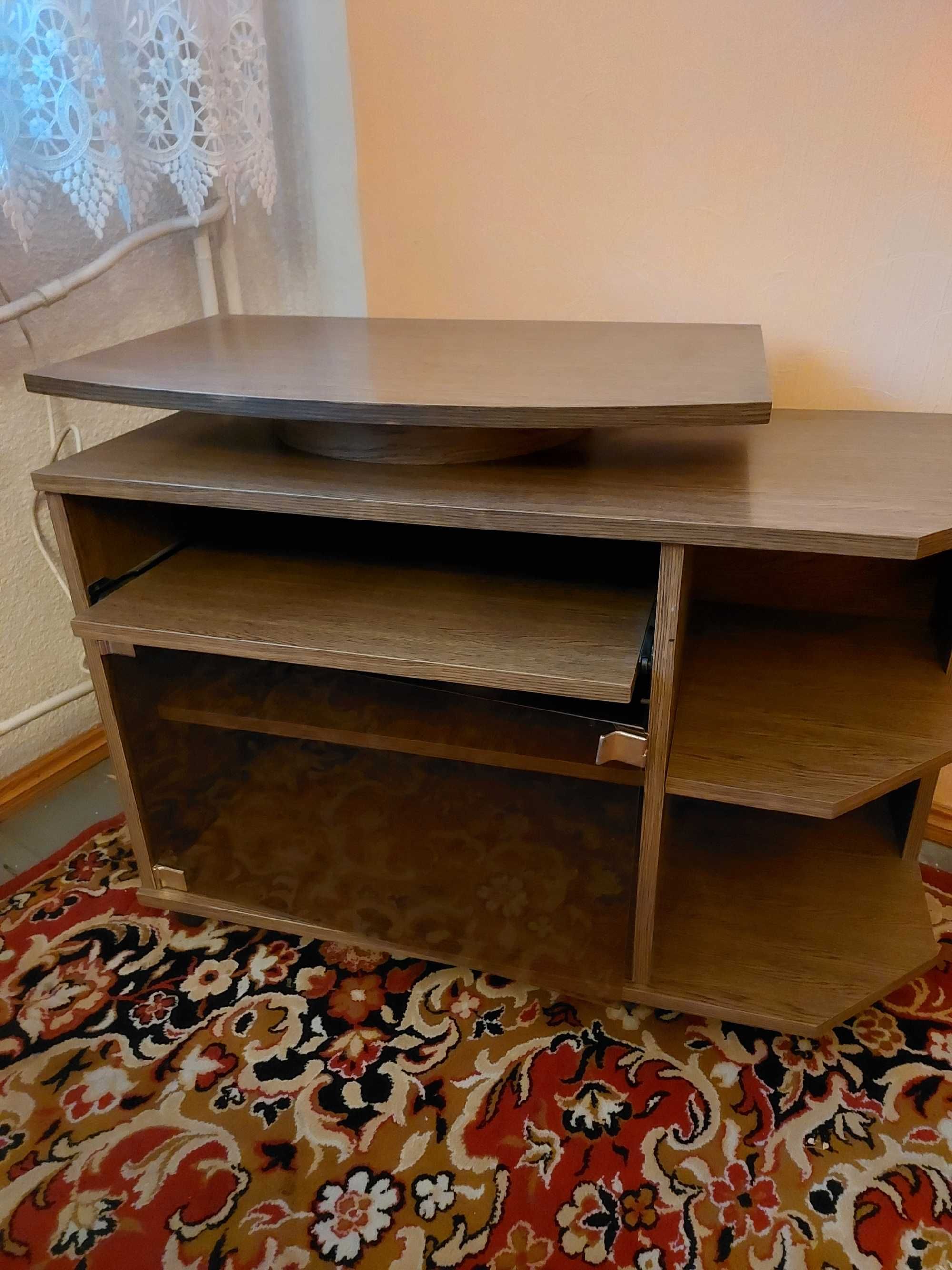 Stolik rtv obrotowy sprzedam za 50 zl