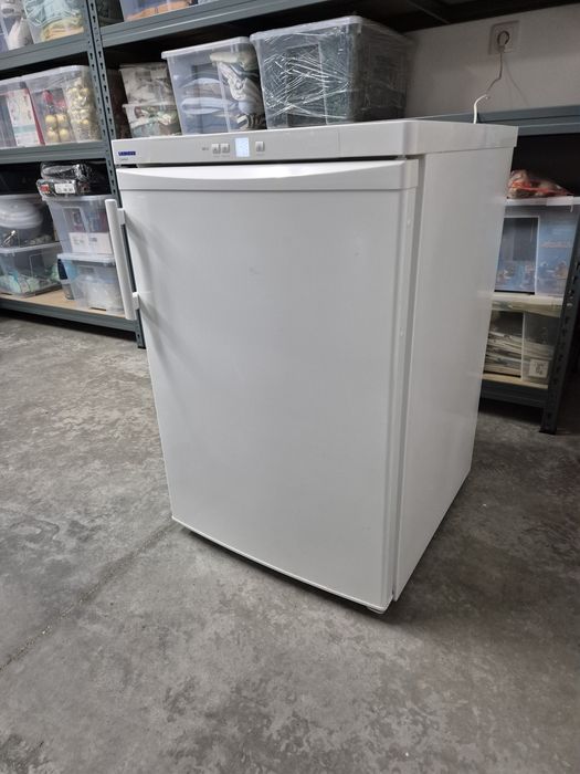 Arca 3 gavetas Liebherr