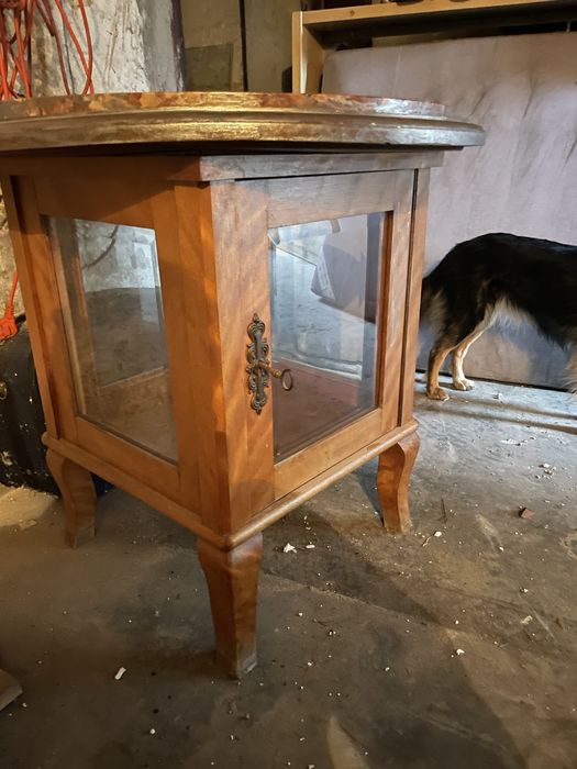 Antyczna Witrynka z marmurowym blatem