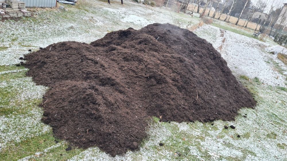 Ziemia ogrodowa kompostowa kompost nawóz obornik torf do kwiatow trawy