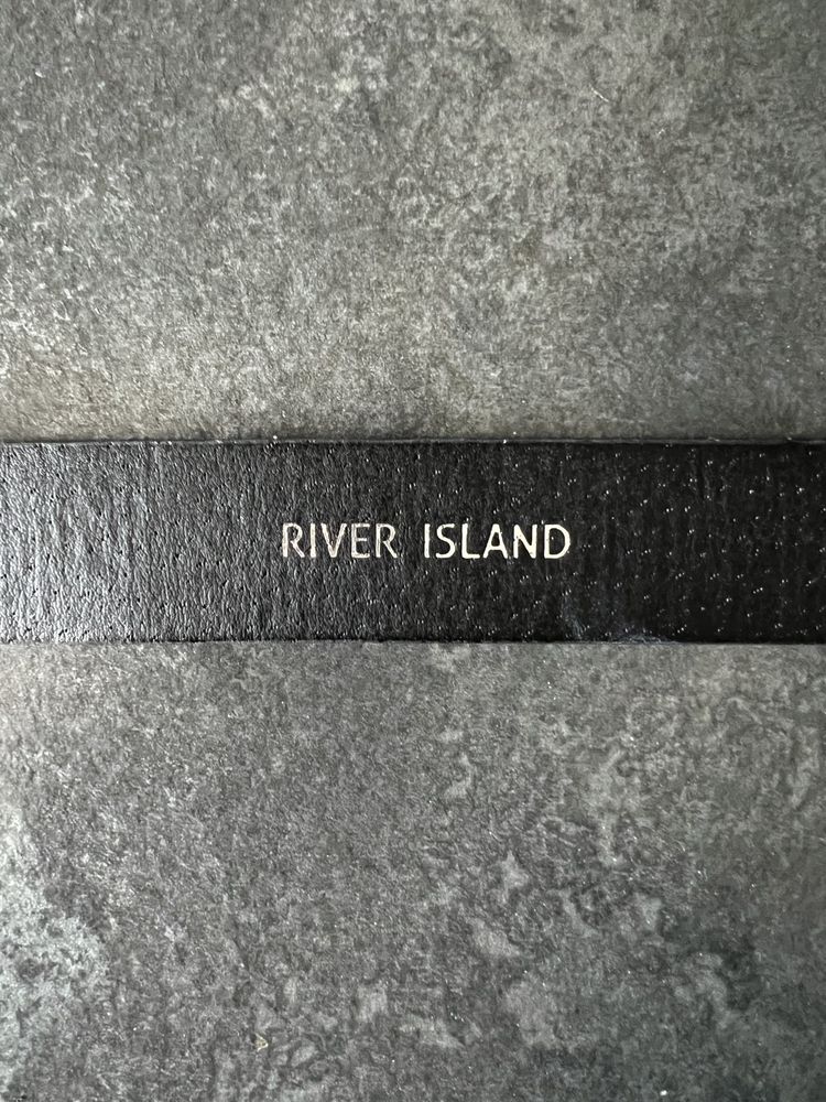 czarny pasek skórzany srebrna ozdobna klamra retro River Island S 90