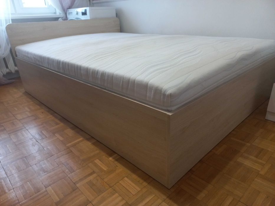 Łóżko sypialniane z SUPER materacem