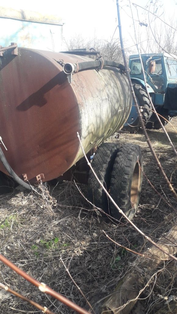 Продам прицепну бочку 3,2куба із насосом. Для закачки води із водойома