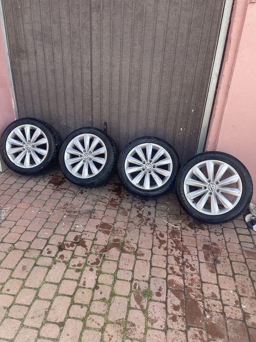 Alufelgi 235/45/17 Volkswagen z oponami Pirelli 5x112