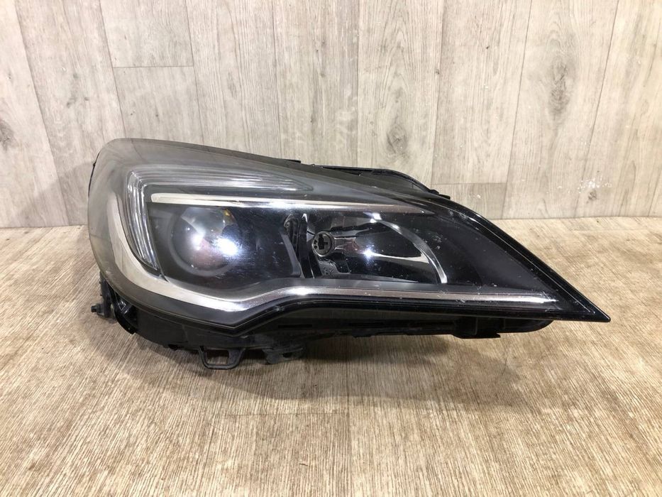 Фара передняя правая Opel Astra K (2015-2019 г.) 7960400002