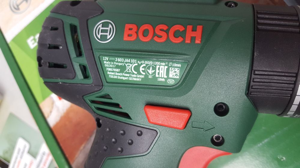 BOSCH Wiertarko-wkrętarka EasyImpact 1200 12V bity wiertła na prezent