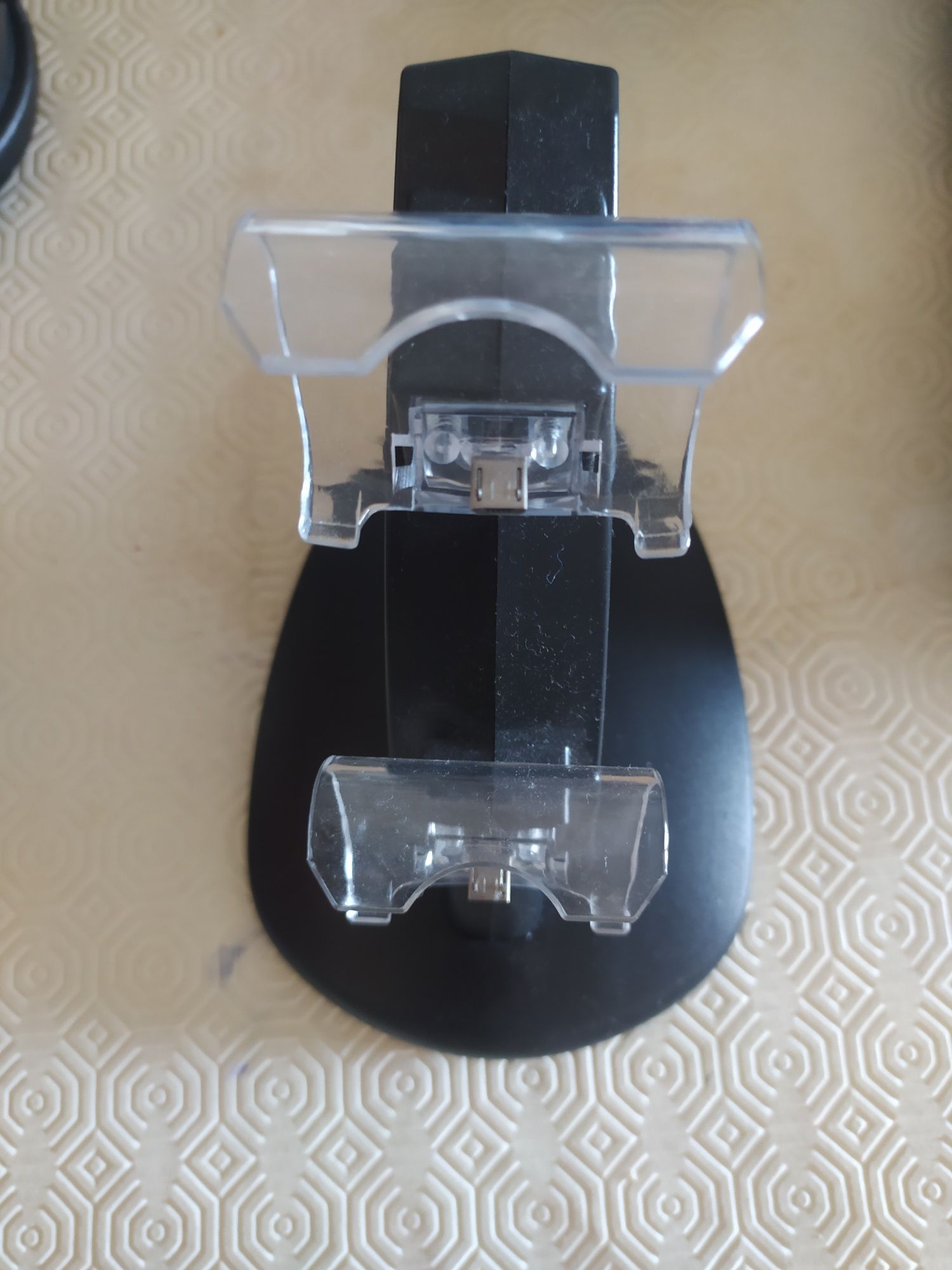 Dual USB charger PS4 (com caixa)