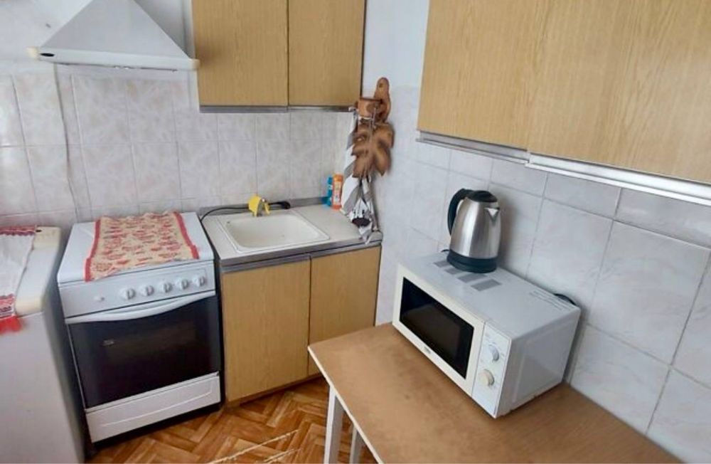 МОЖНА ДІВЧАТ! Оренда 2х кімнатної, НЕБЕСНОЇ СОТНІ-ПОЛЄТАЄВА, є балкон