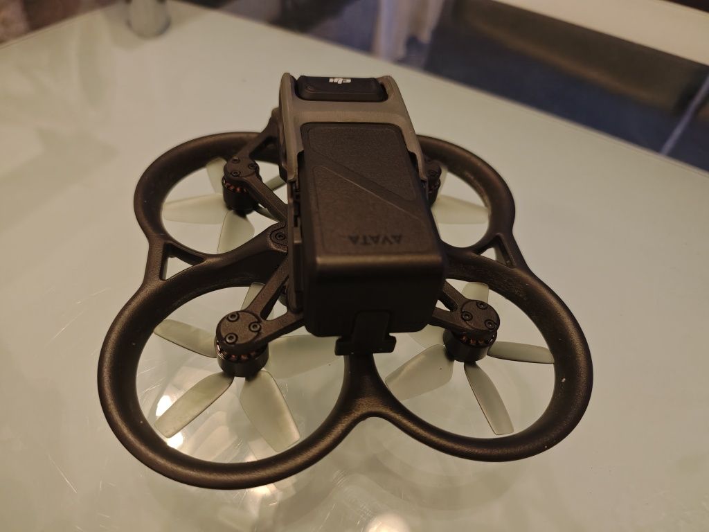 Dji Avata Идеальное состояние. В комплекте, только 1 батарея и зарядка