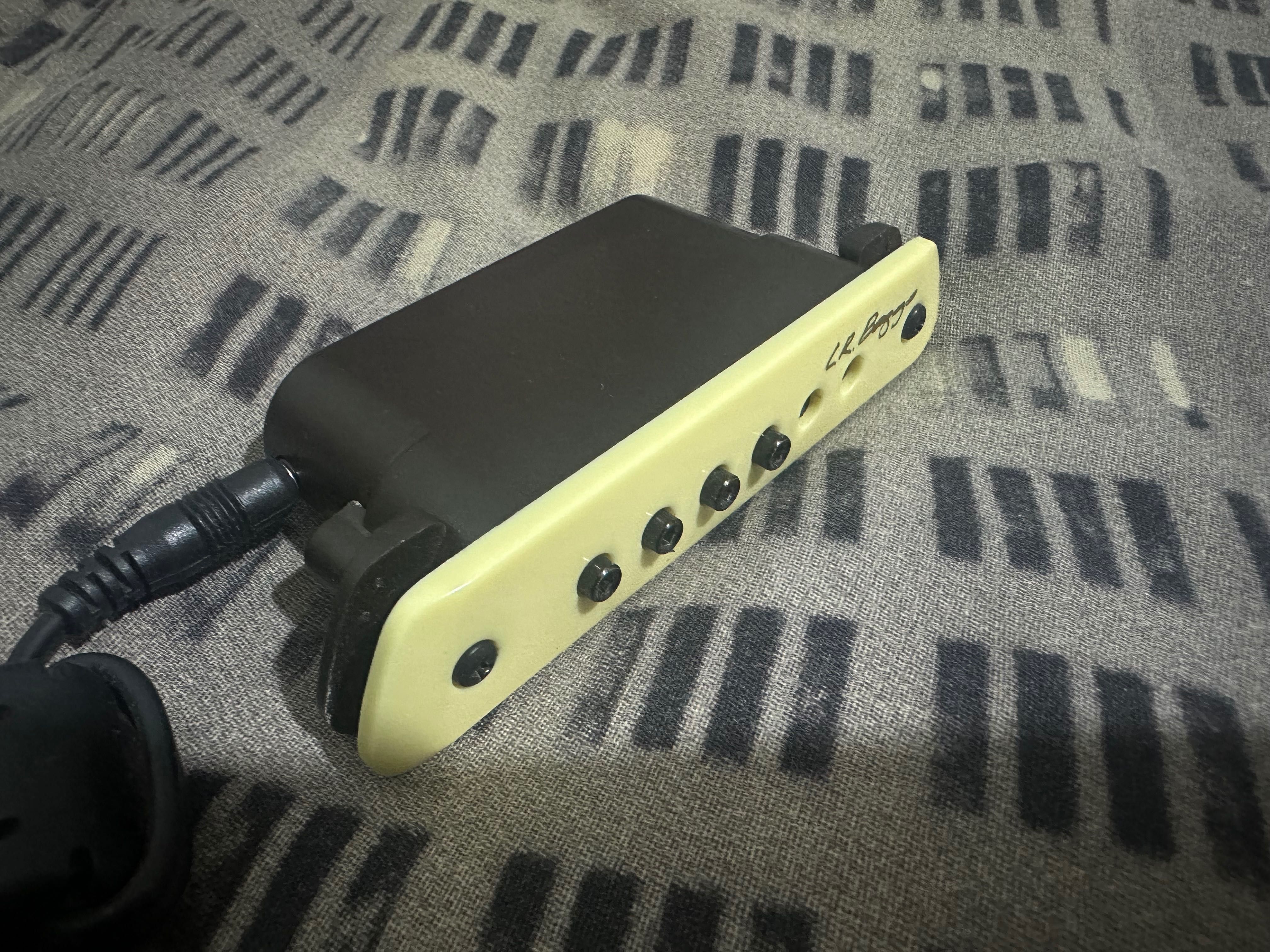 Звукознімач L. R. Baggs M1 для акустичної гітари Made in USA