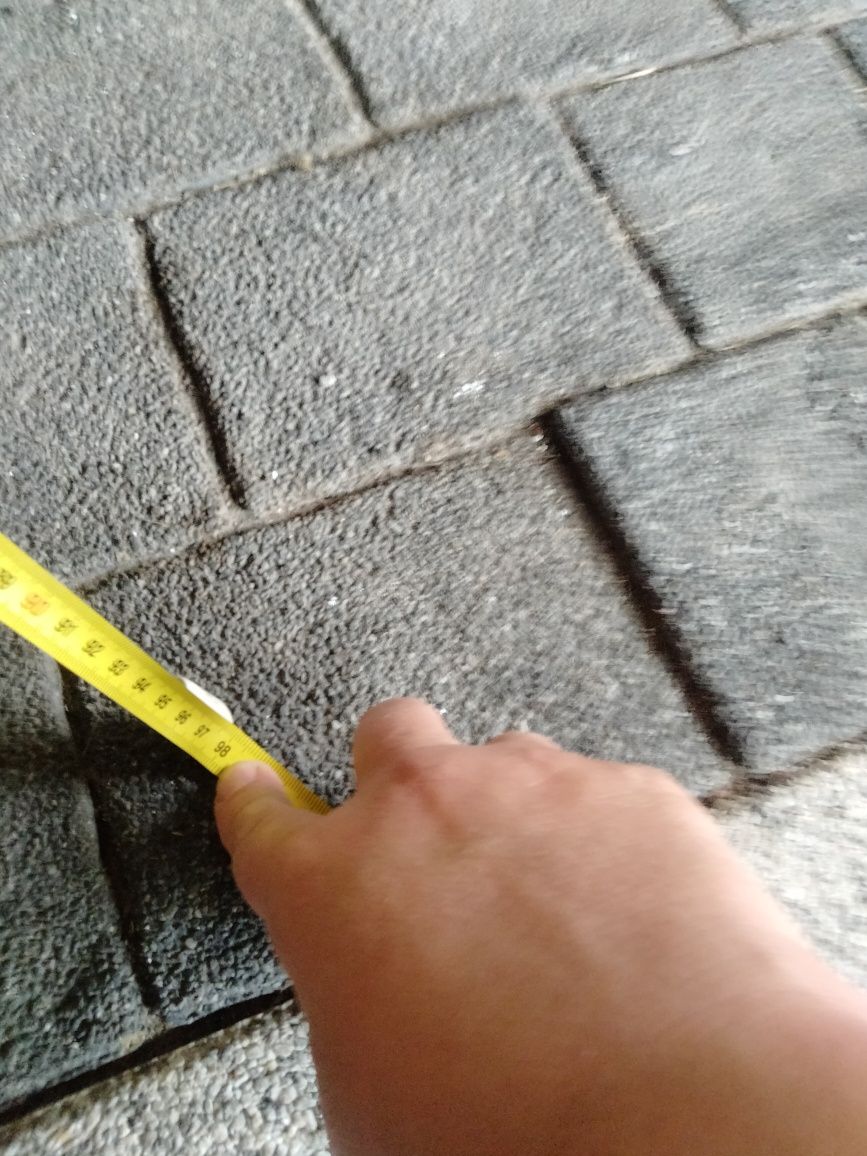 Stary stojak na kwiaty