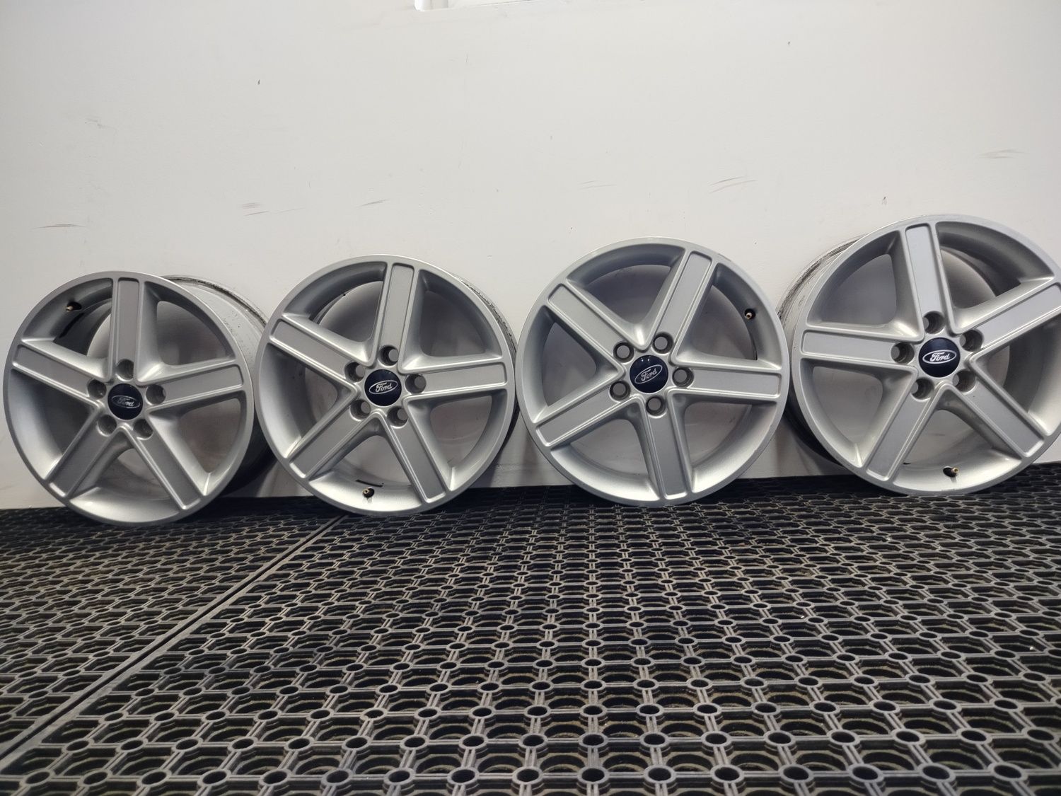 Alufelgi 16"5x108 Ford Focus Mondeo S-Max C-Max