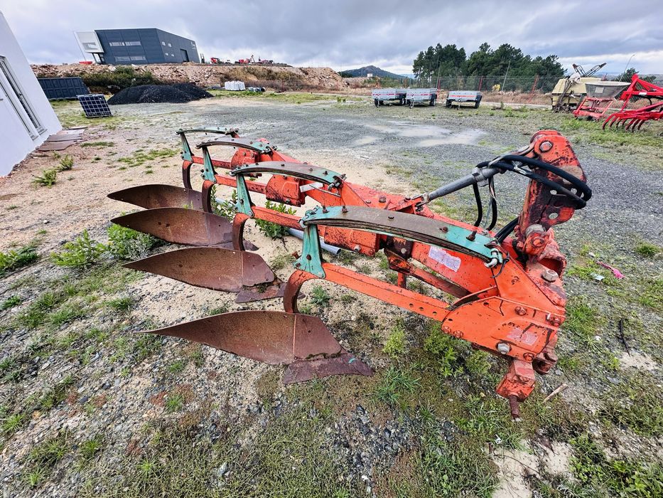 Charrua Kverneland 4 Corpos Non-Stop