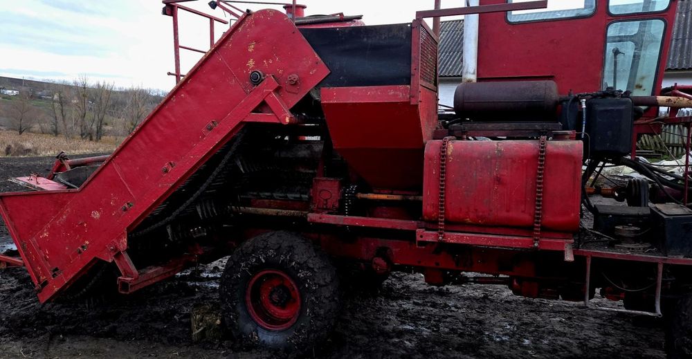 Гарбузовий самоходний комбайн