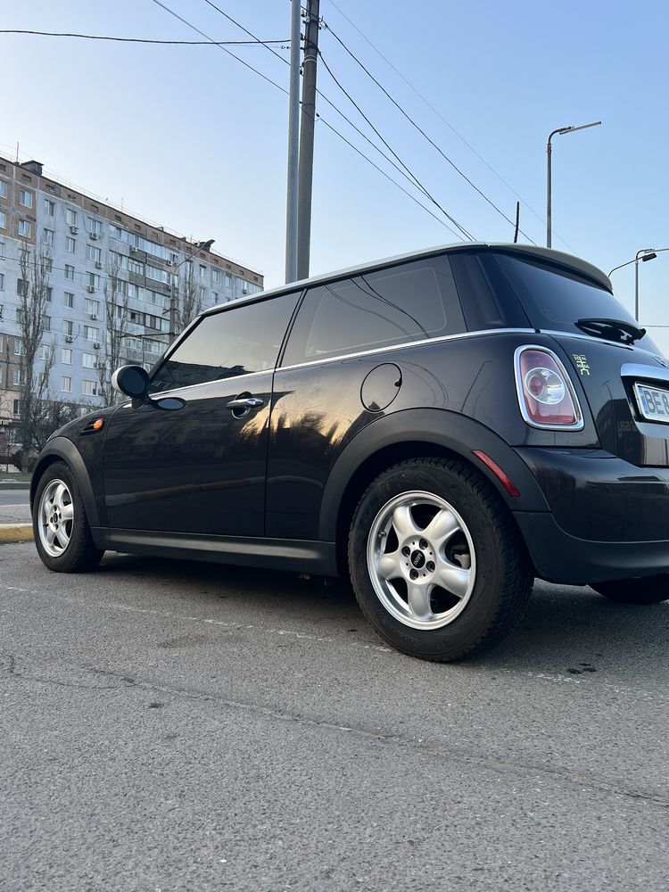 Автомобиль Mini Cooper