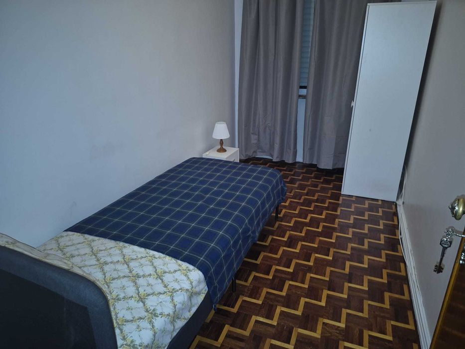 Quarto solteiro no cacém