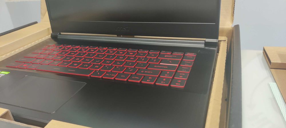 Laptop MSI GF63 Thin i5-10500H 16GB 512GB SSD RTX 3050 Win 10