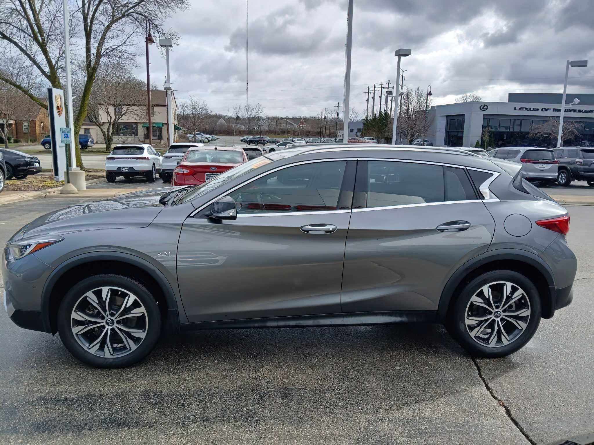 Infiniti QX30  2018