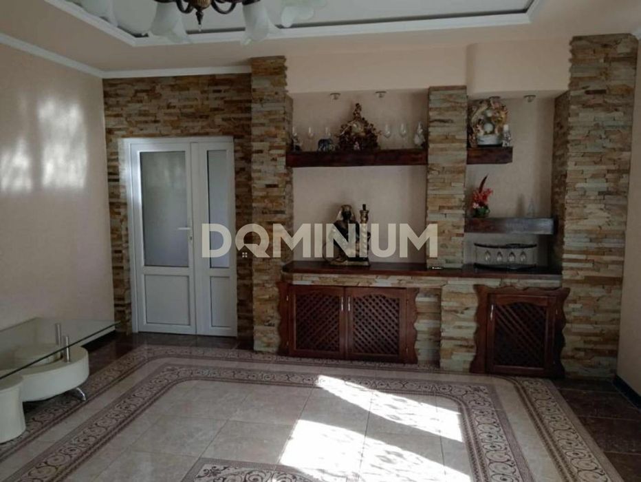 Доглянутий будинок з ремонтом, с. Неветленфолу