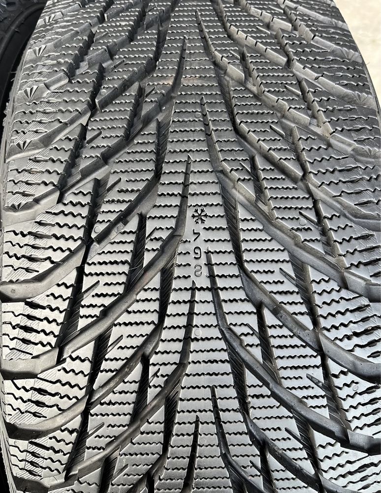Шини Nokian Hakapelitta R 2 R 16 215 60