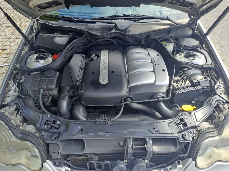 Mercedes C220 impecavel de mecanica, estofos em couro impecaveis