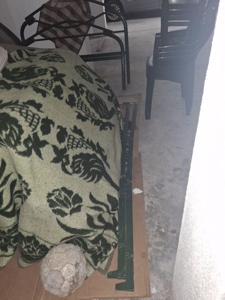 Cama de ferro usada