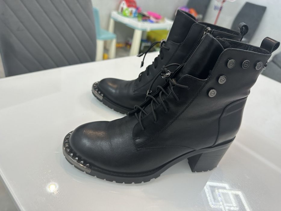 Шкіряні черевики