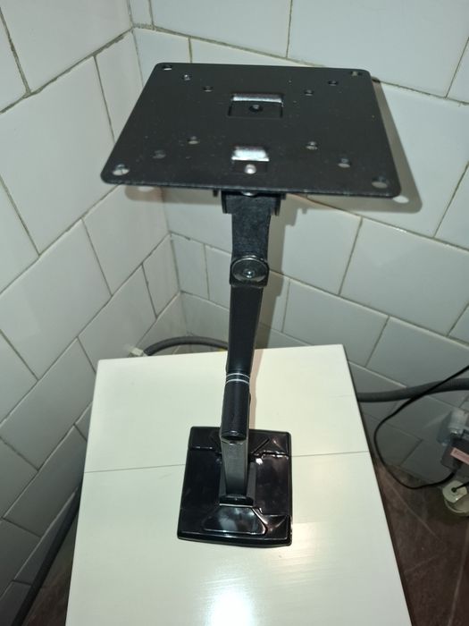 Настінний кронштейн для тел,та монітора VESA:10×10 см.