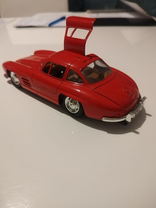 Mercedes 300SL 1:24 Black Week