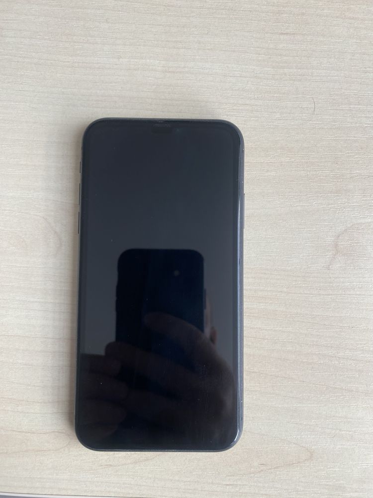Продам IPhone 11 128g