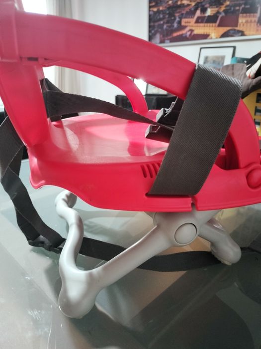 Cadeira elevatória de refeição bebe