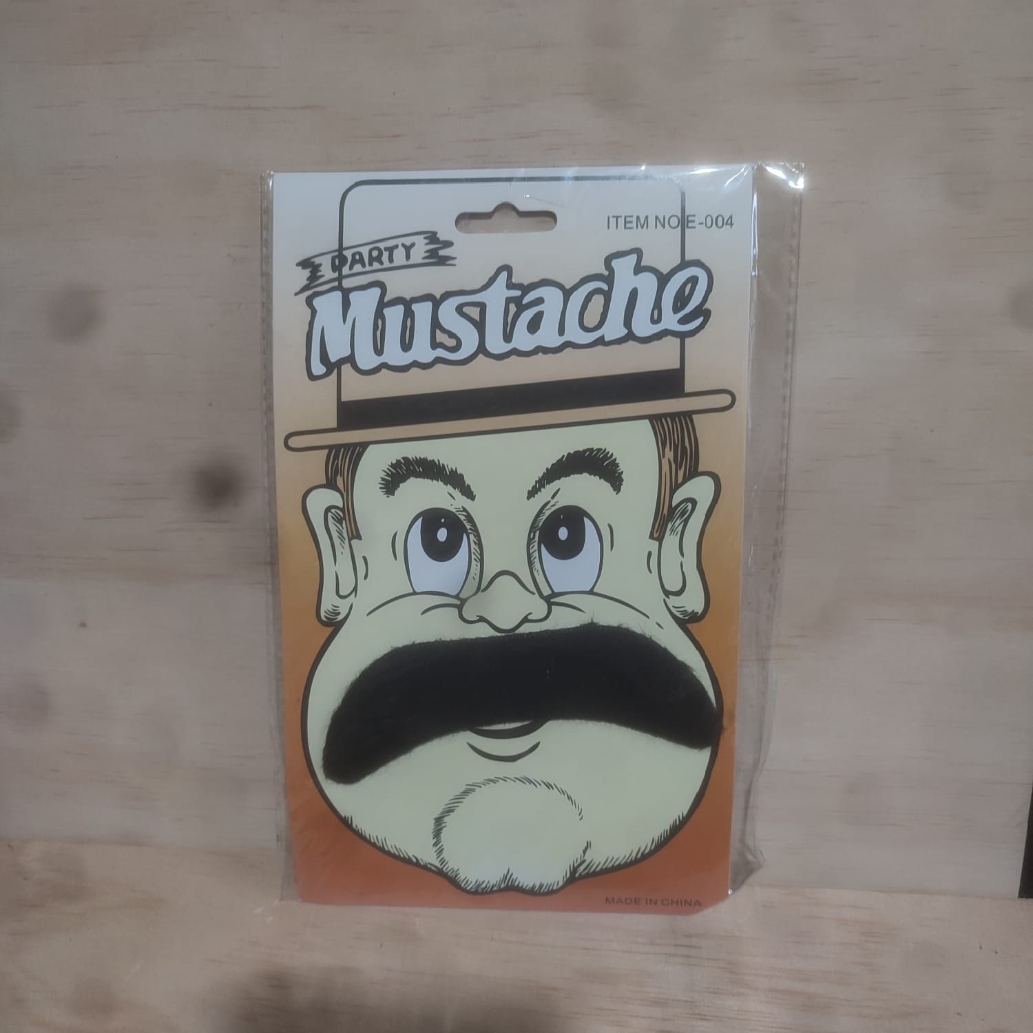 Bigodes postiços [carnaval]