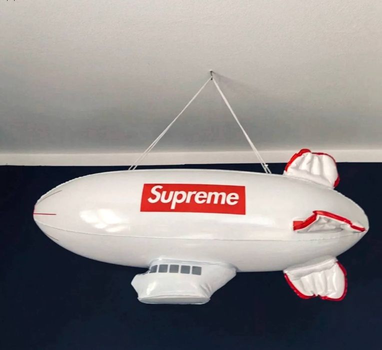 Supreme Inflatable Blimp (надувной дирижабль)