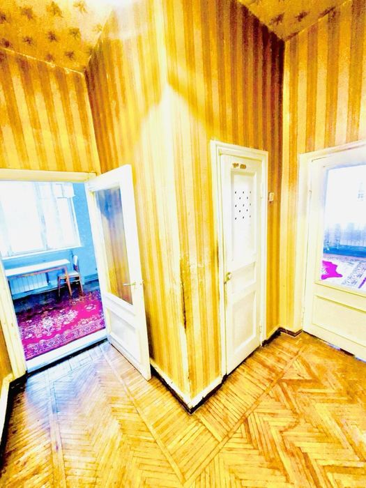 Продам елітну трикімнатну квартиру в центрі міста - 100 м².