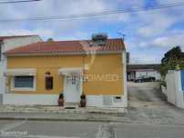 Restaurante em funcionamento - Alcanhões, Santarém