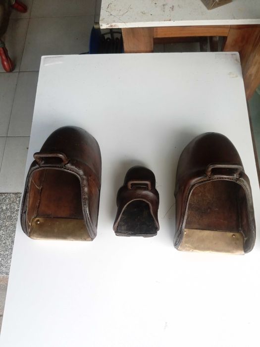 Estribos de caixa muito antigos