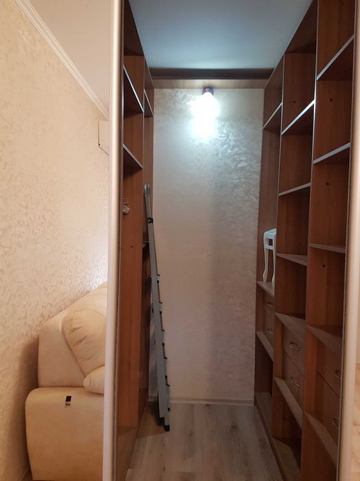 Продам 1к. квартиру, 4 эт., в массиве "Радужный"/Небесной сотни, Одеса