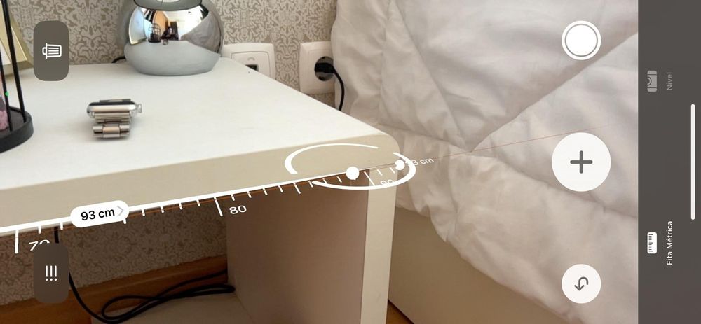 Mesa de cabeceira muito bom estado