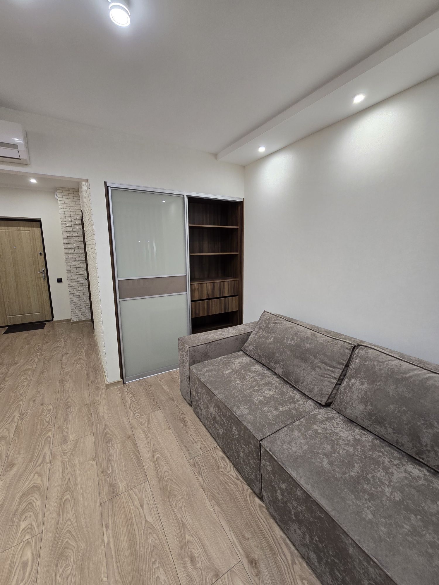Продаж 1к.кв.-ра,70 м.ЖК Soho Residence ,Деміївська 13.м. Деміївська