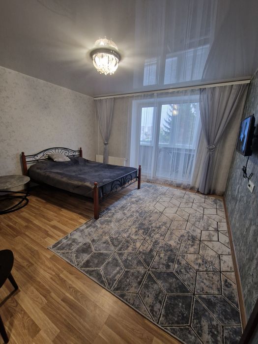 Подобова оренда квартири  центр м.Хмільника