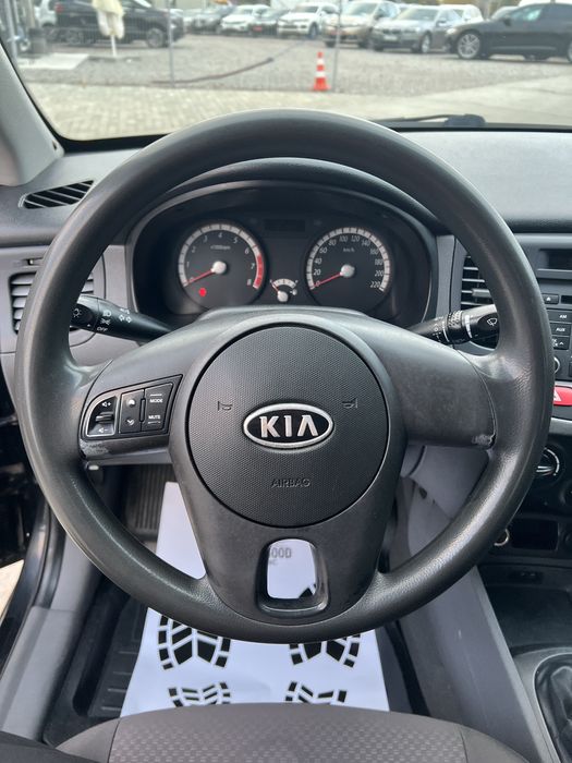 Продам Kia Rio 2010рік
