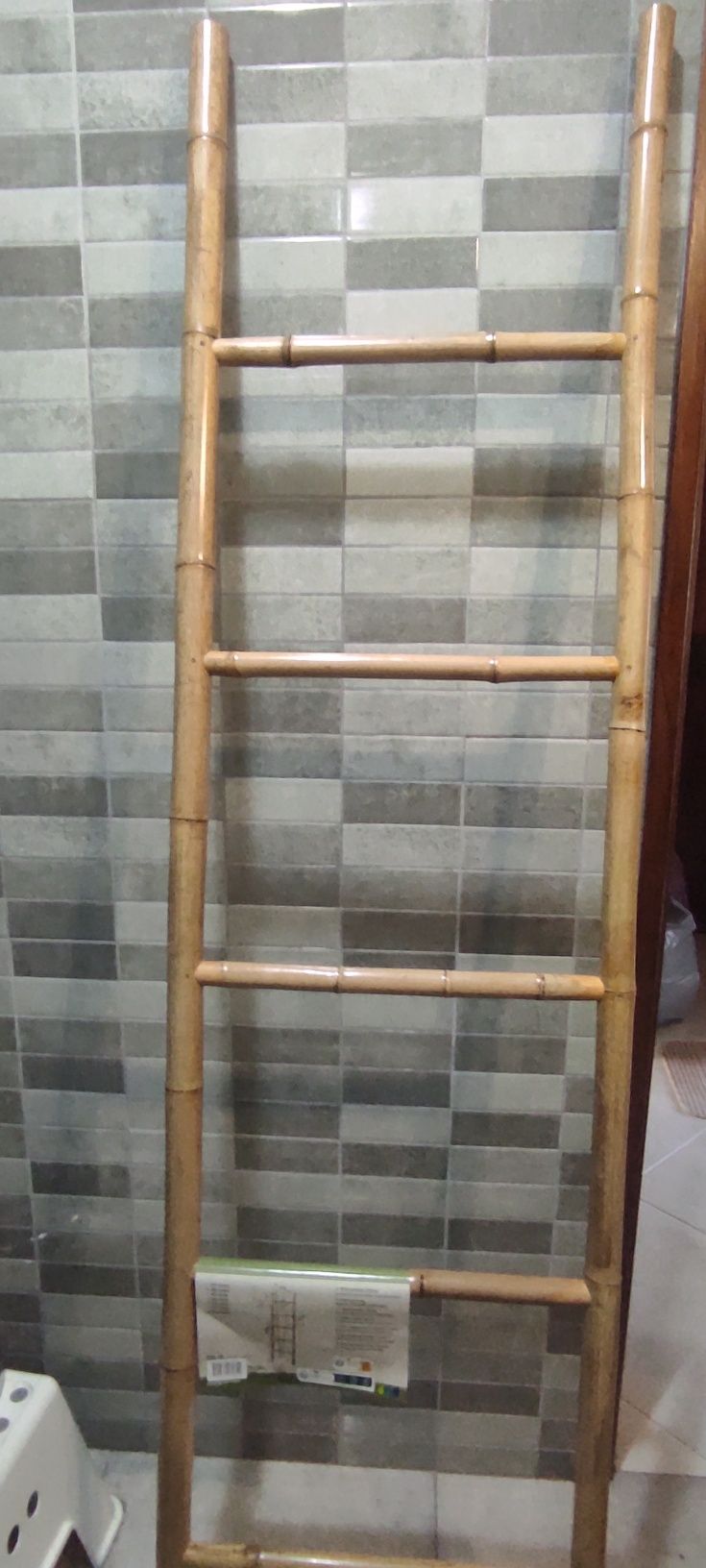 Escada em bambu, nova
