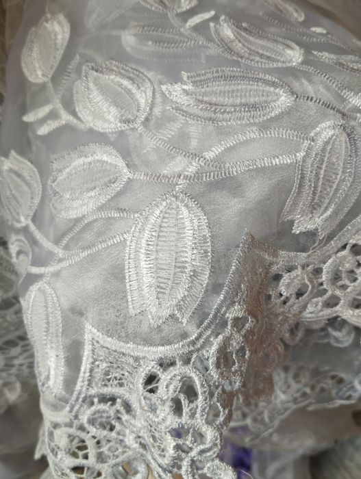 Занавески новые по отличной цене.