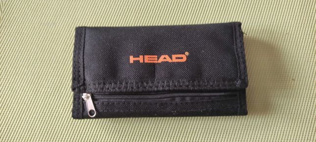 Nowy materiałowy portfel firmy ''HEAD''