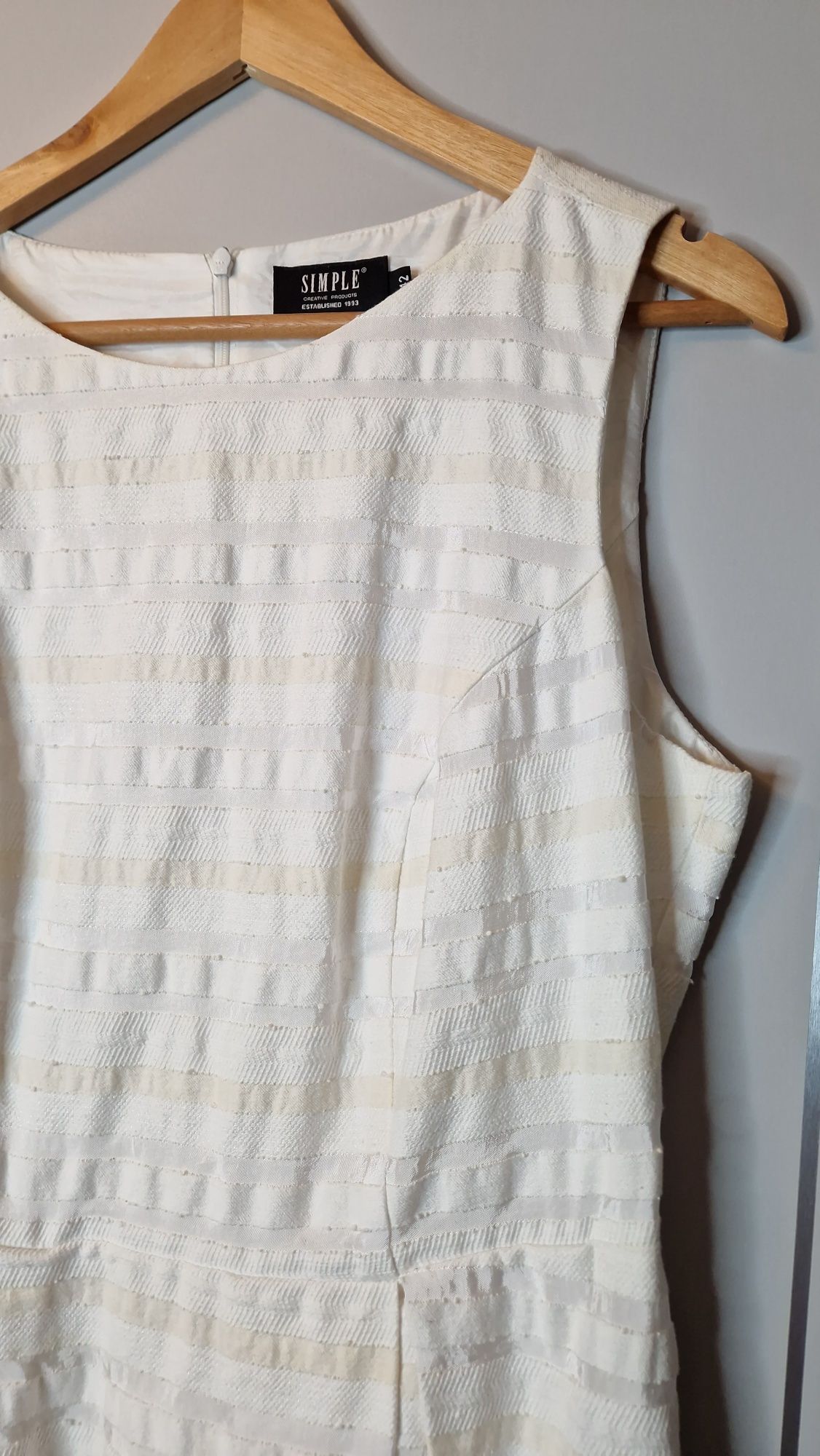 Elegancka sukienka Simple r. 42 beżowe kolory