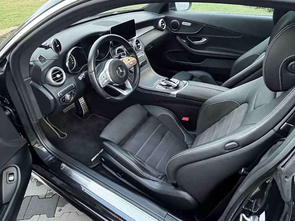 Mercedes C300 AMG stan idealny - nowy